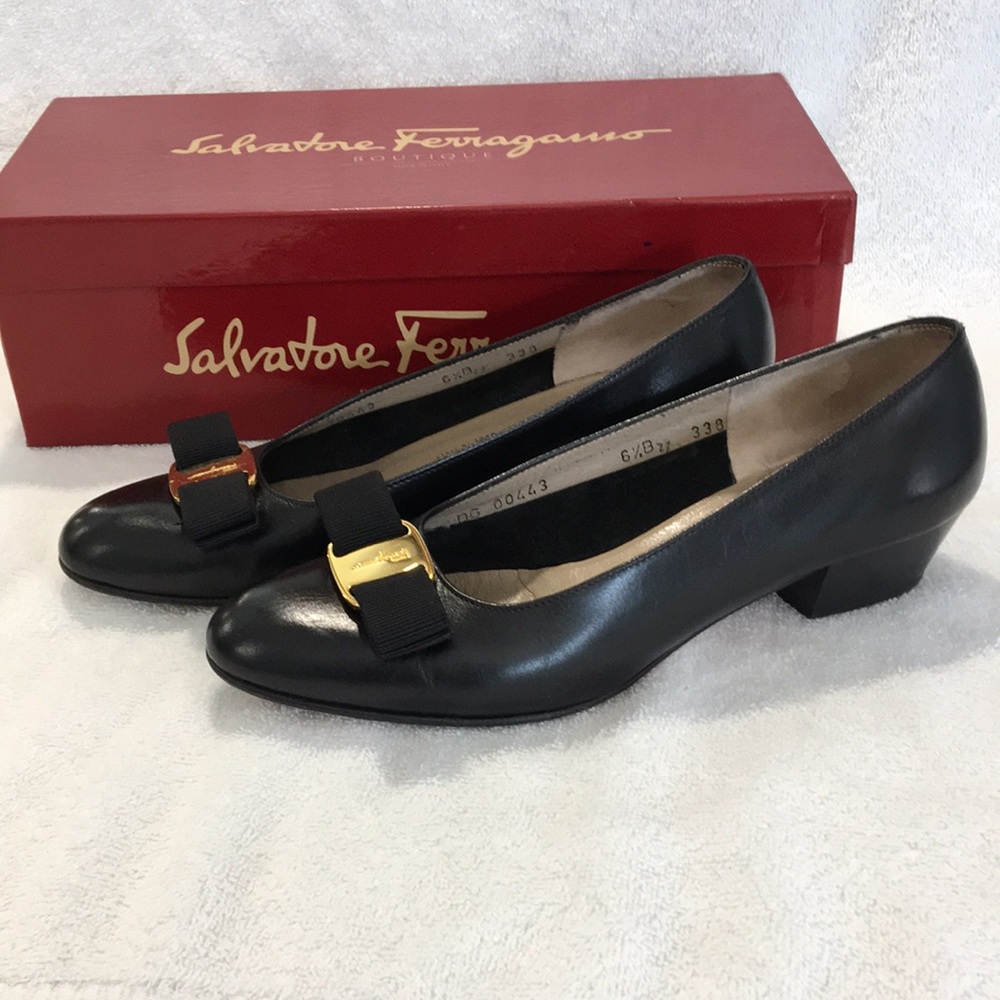 Salvatore Ferragamo Black Vara Pumps, size 6.5B